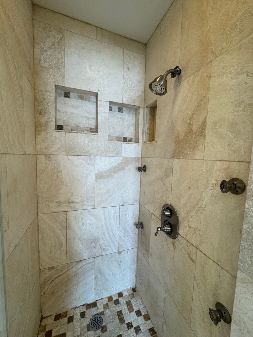 Building Photo - 3205 Ridge Cir