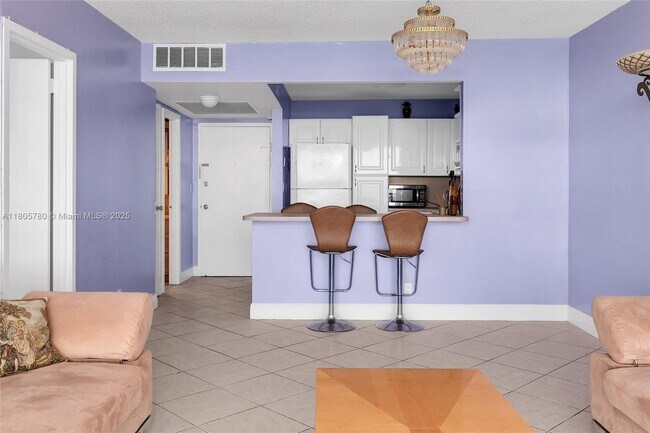 Building Photo - 2030 S Ocean Dr
