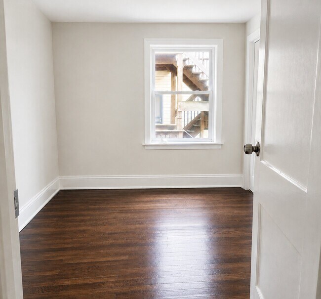 Building Photo - 7514 S Langley Ave