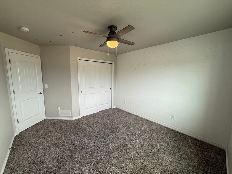 Building Photo - 6743 Phantom Way