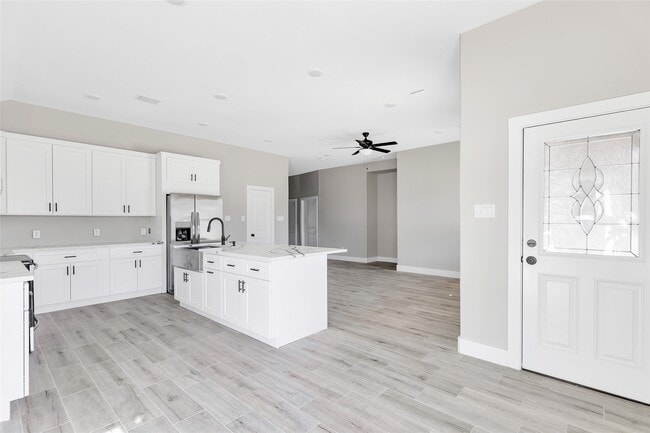 Building Photo - 410 Rd 7000