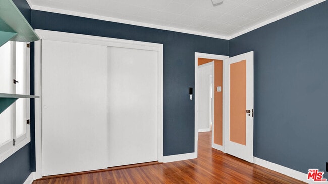 Building Photo - 6180 Oak Crest Way