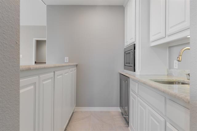 Building Photo - 640 Creekway Dr
