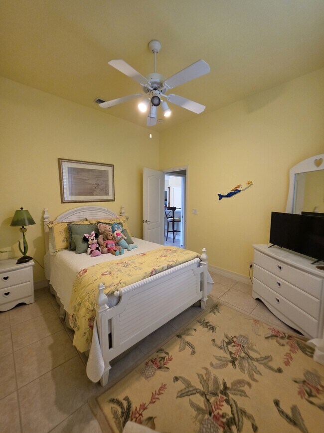 Building Photo - 8972 Lely Island Cir
