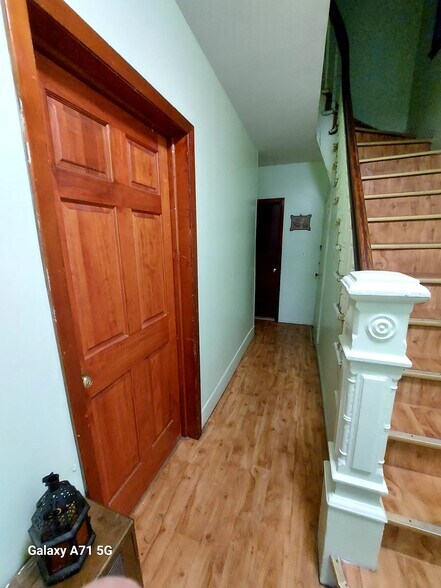 Building Photo - 256 Bowers St