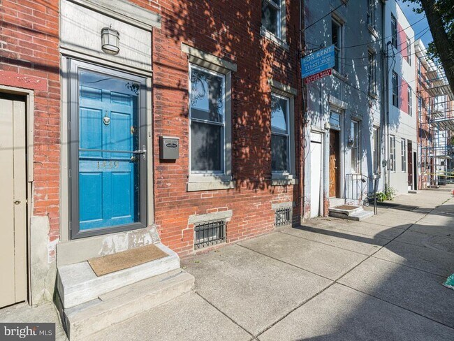 Primary Photo - 1439 N Howard St