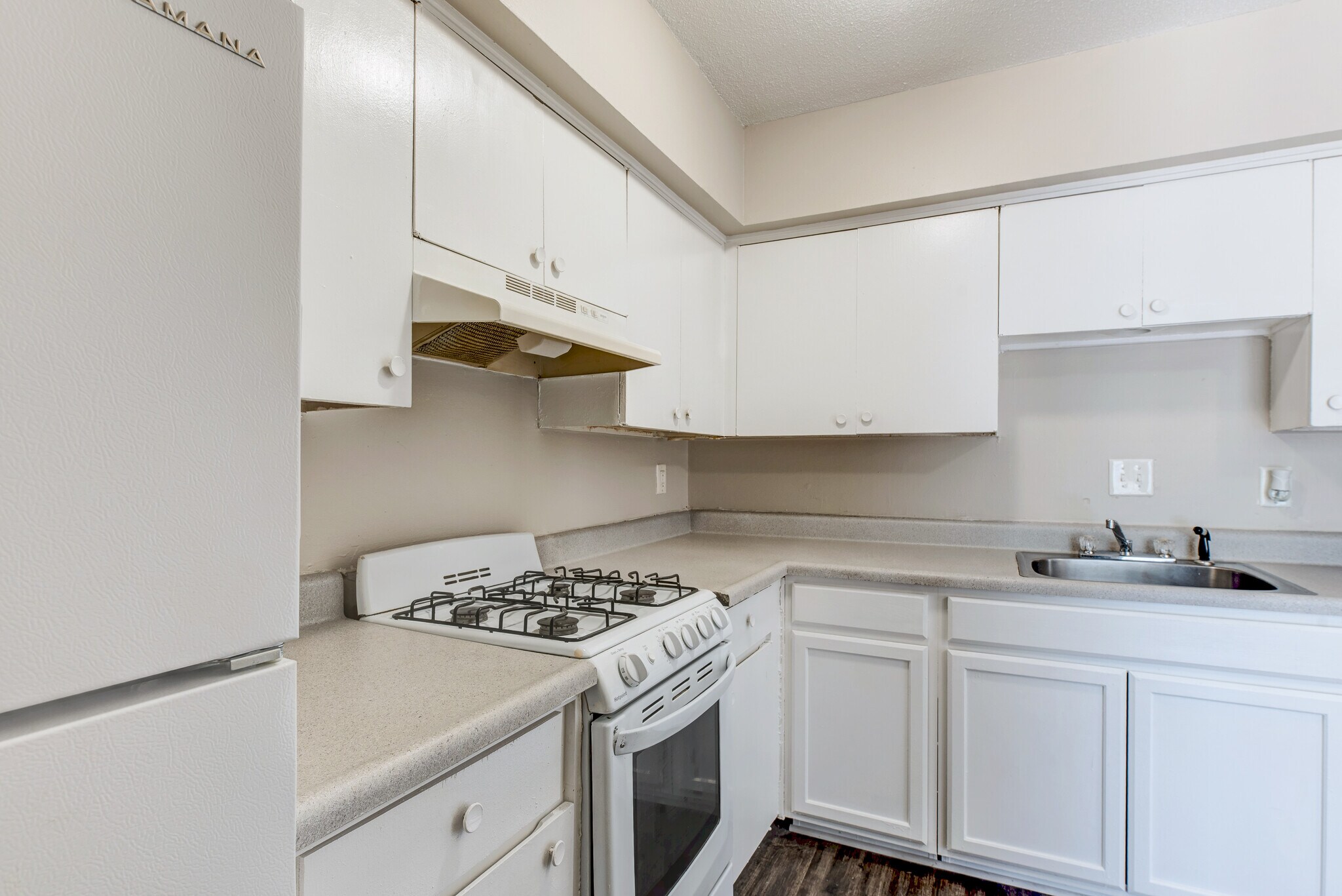 Kitchen - Cherry Creek -Free First Month!