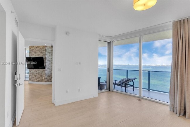 Building Photo - 488 NE 18th St