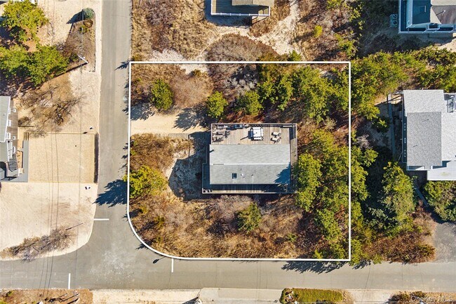 Building Photo - 7 Cove Ln