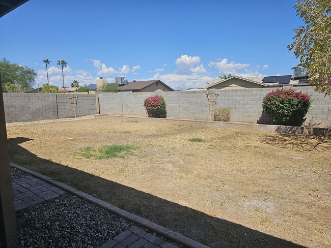 Building Photo - This Charming Home Awaits You!
