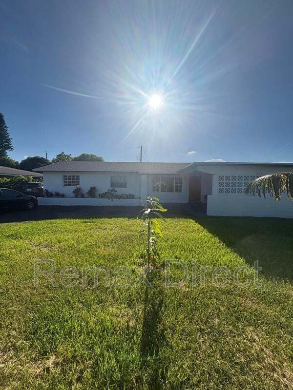 Building Photo - 319 S Congress Ave