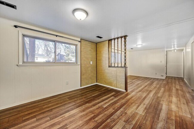 Building Photo - 313 Fay Dr