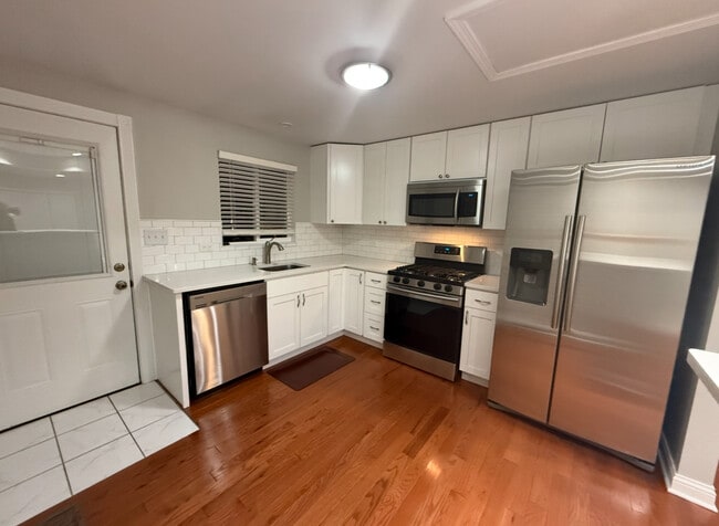 Building Photo - 4560 W 89th St