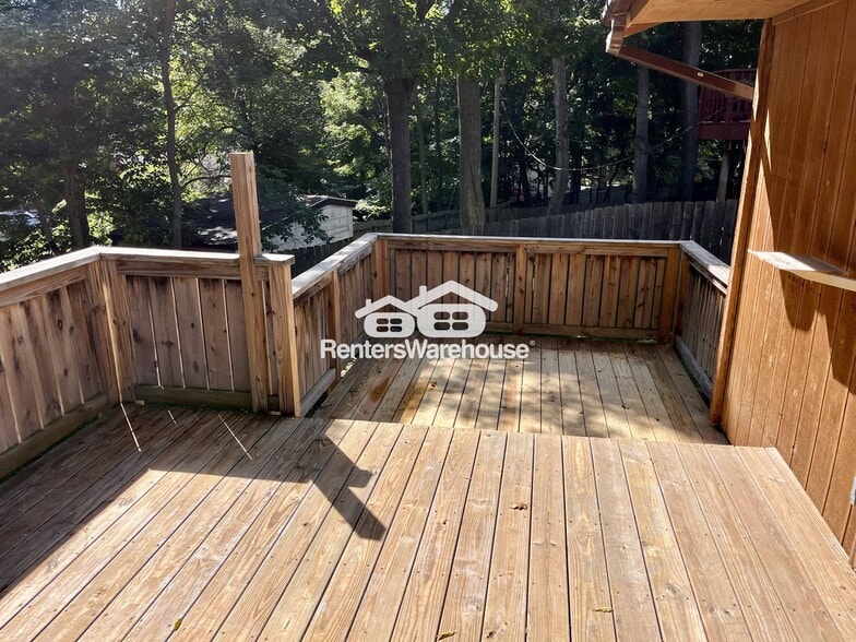 Building Photo - 4933 Crestview Rd