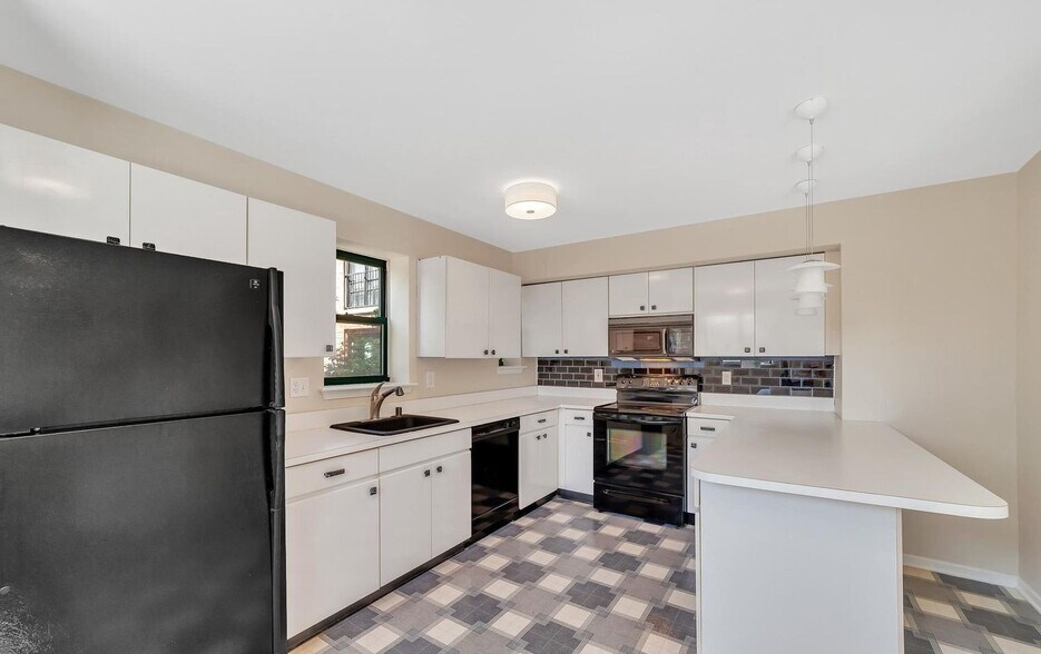 Building Photo - 116 Paladin Dr