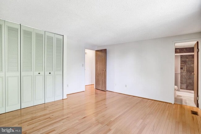 Building Photo - 1803 E Beech Rd