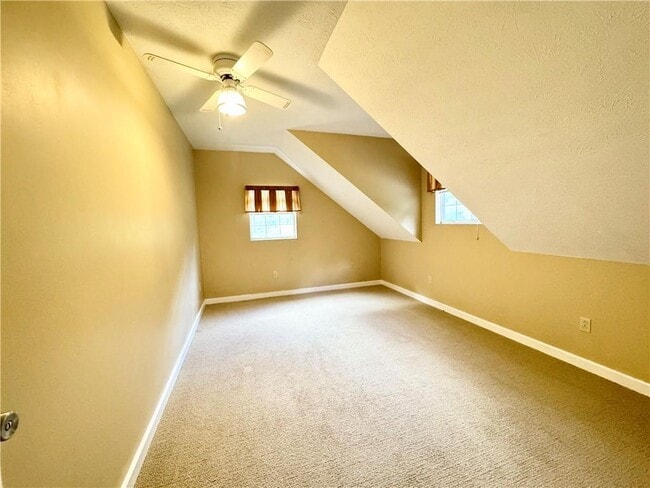 Building Photo - 282 Amazing Wy