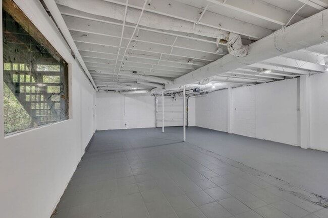 Building Photo - Three Bedroom Ranch w/ Basement in Dover w...