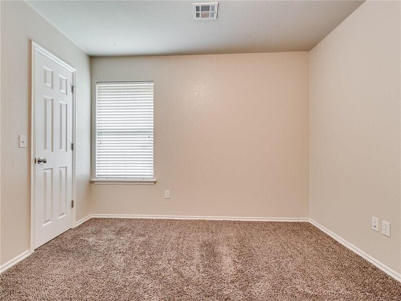 Building Photo - 528 Choctaw Gate Dr