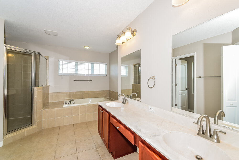 Building Photo - 405 Stone Briar Dr