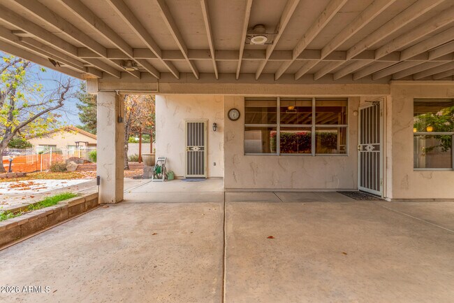 Building Photo - 1629 S Ash Dr