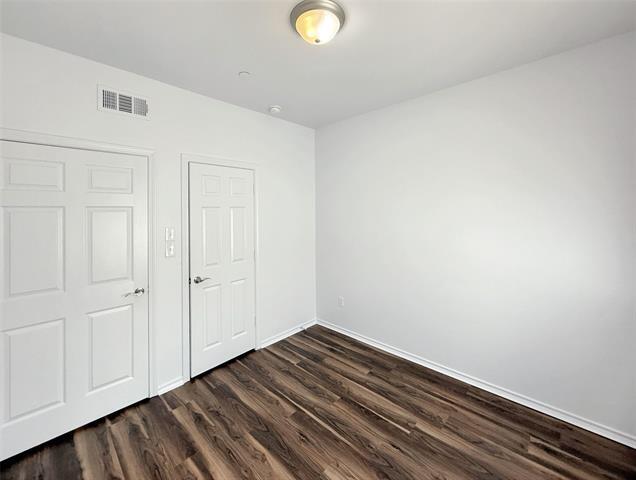 Building Photo - 512 E Hazelwood St