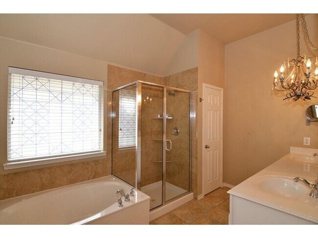 Building Photo - 9424 Snowberry Dr