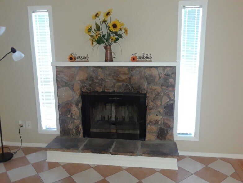 Building Photo - 1854 Zebulon Dr