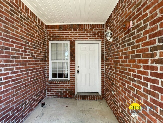 Building Photo - Charming 3 Bedroom Townhouse in Fort Walton!