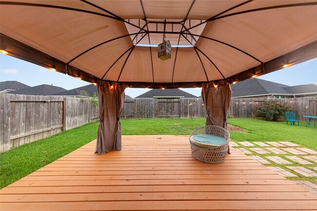 Building Photo - 31206 Whitfield Ct