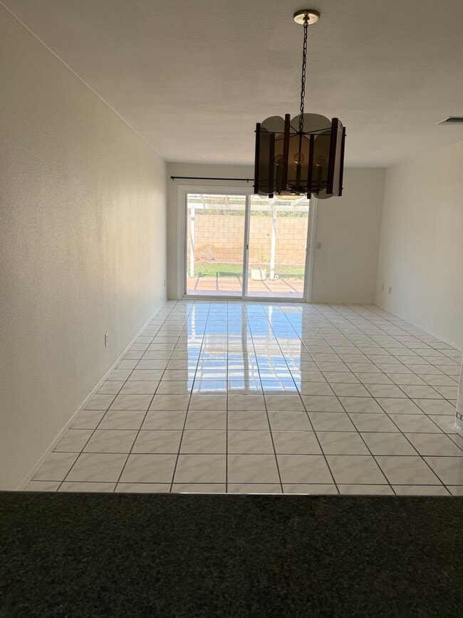 Building Photo - Cozy 3/2 in Chino Hills