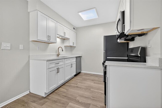 Building Photo - 612 Bass Ct