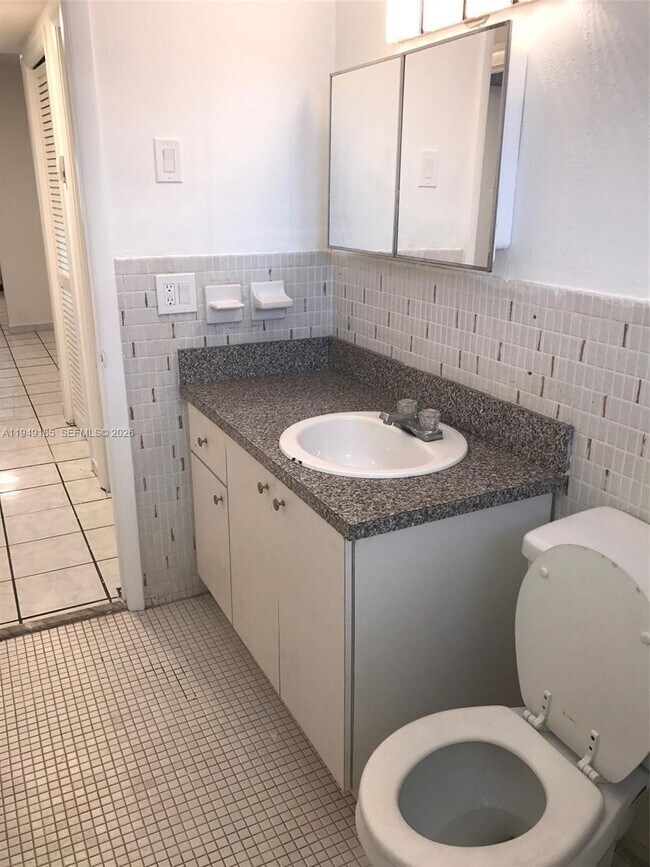 Building Photo - 2612 Johnson St