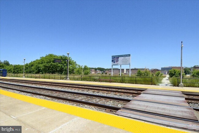 Building Photo - 452 Exchange Avenue