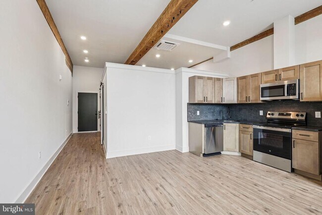 Building Photo - 201 Leverington Ave