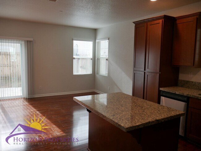 Building Photo - Modern Two-Story 4 Bed 2.5 Bath 1,807 sqft...