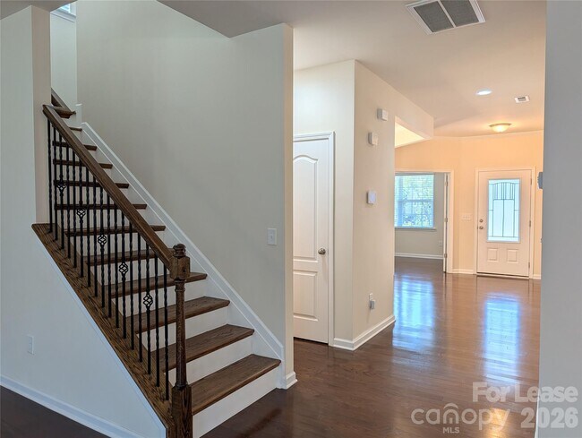 Building Photo - 132 Cherry Bark Dr