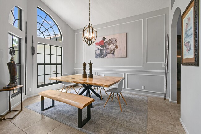 Building Photo - 3251 SW Holly Ln