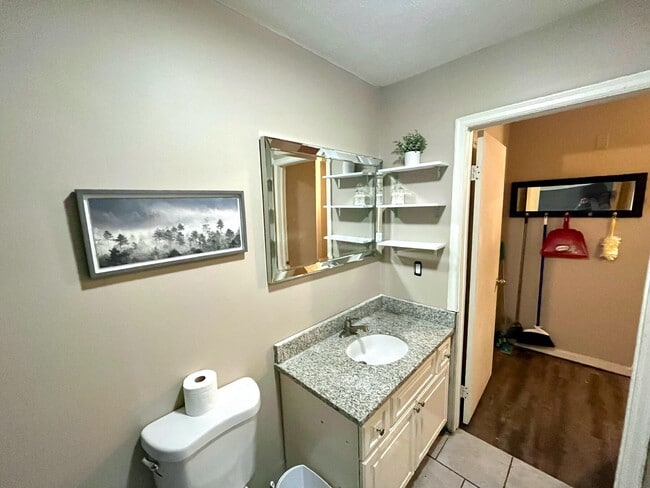 Building Photo - 24 Ohio St