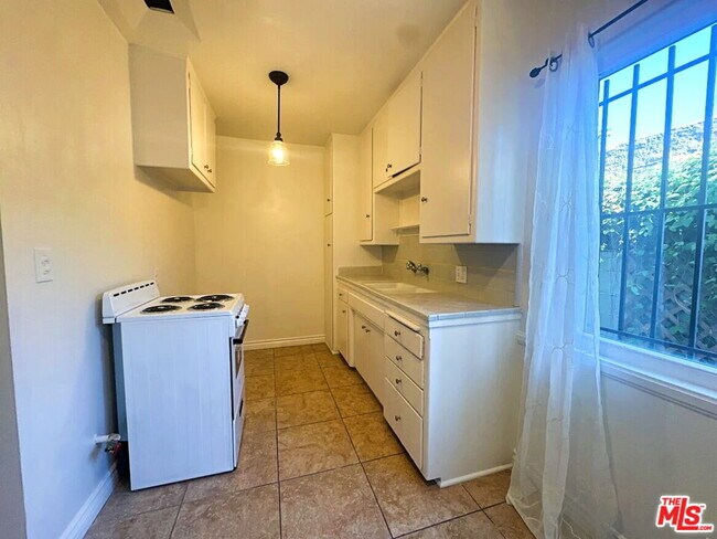 Building Photo - 110 S Rampart Blvd