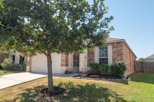 Building Photo - One Story Home - Blocks To I35 and Baylor ...