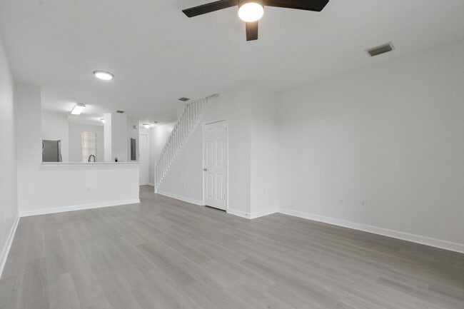 Building Photo - 4140 Napoli Lake Dr