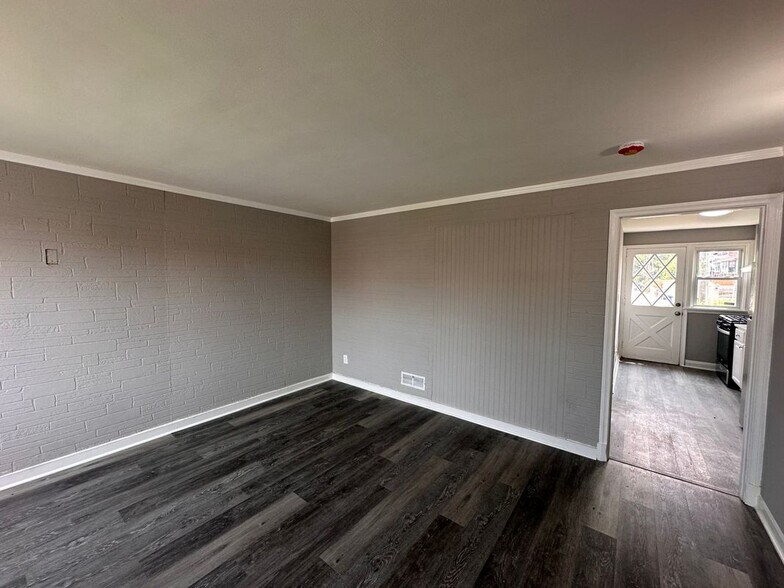 Building Photo - 3725-FLOOR-3725-FLOO1 BONVIEW Ave