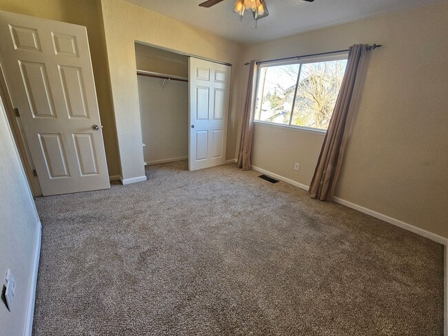 Building Photo - Large 4 bedroom two story in east Modesto!