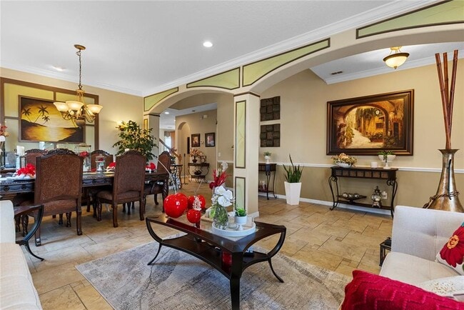 Building Photo - 1352 Oakcrest Ct