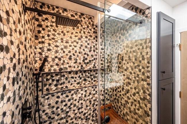 Building Photo - 2748 E Via Escuela