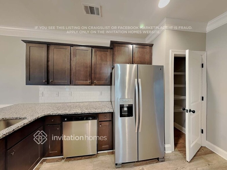 Building Photo - 415 Meadow Vista Ln