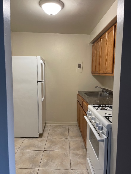 Building Photo - 3030 30th St SE