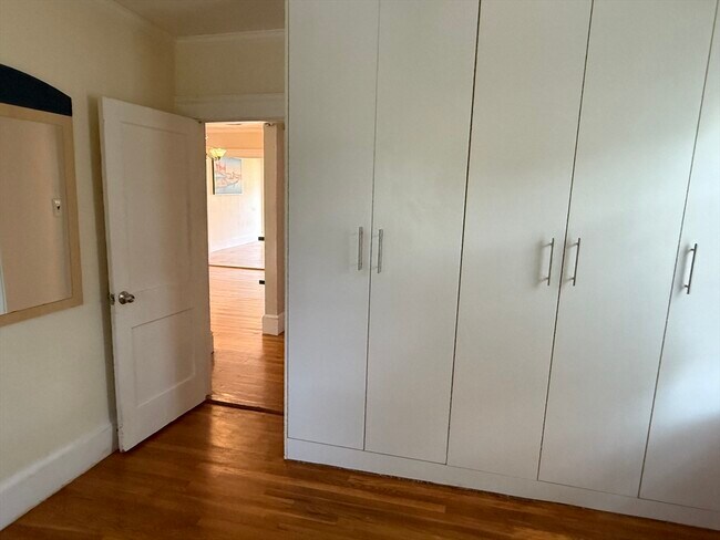 Building Photo - 33 Fifield St