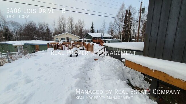 Building Photo - 3406 Lois Dr